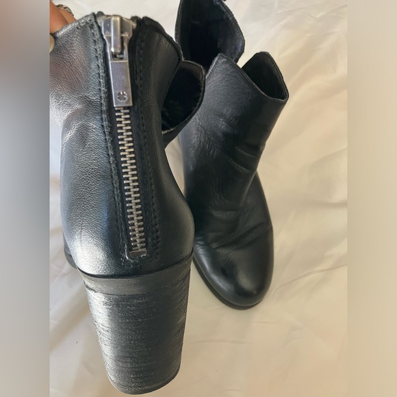 Lucky Brand Orsann Black Ankle Boot Block Heel Size 10 - Picture 3 of 7